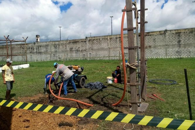 Obras estão sendo realizadas na Colônia Penal Agrícola de Santa Izabel (CPASI), unidade prisional da Secretaria do Sistema Penitenciário do Estado do Pará (Susipe) para proporcionar melhorias internas para os agentes e internos da casa. Com a nova gestão, vários setores da unidade foram revitalizados, algumas instalações foram construídas e outras tiveram as obras concluídas. 

FOTO: ASCOM / SUSIPE
DATA: 02.05.2019
BELÉM - PARÁ <div class='credito_fotos'>Foto: ASCOM / SUSIPE   |   <a href='/midias/2019/originais/fa5d9399-bdf9-4a83-ae76-ecfd6ecba2e9.jpg' download><i class='fa-solid fa-download'></i> Download</a></div>