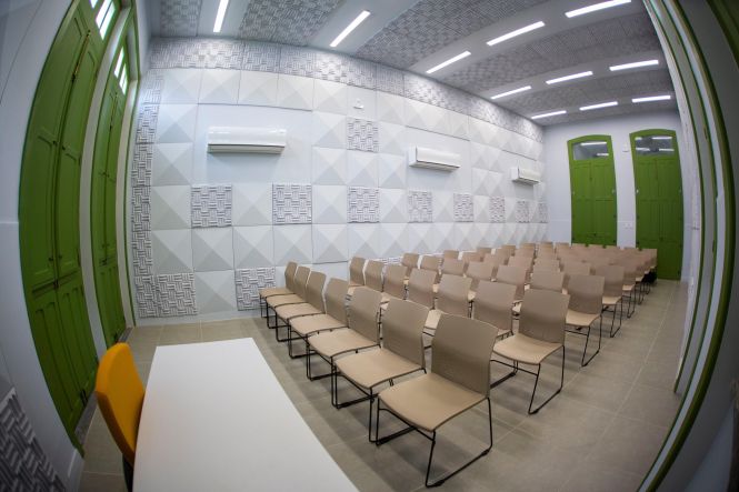 O Liceu da Música, localizado no município de Bragança, na região nordeste, institucionalizado este ano como 21º campus da Universidade do Estado do Pará (Uepa), inicia as ações educacionais com a realização do primeiro curso livre de música de 2019, a partir desta segunda-feira (22).
SALA DE AUDIÇÃO NAS DEPENDÊNCIAS DO LICEU DA MÚSICA, EM BRAGANÇA.

FOTO: NAILANA THIELY
DATA: 21.04.19
BELÉM-PARÁ

 <div class='credito_fotos'>Foto: Nailana Thiely / Ascom Uepa   |   <a href='/midias/2019/originais/fa84143e-6549-4a1e-9e4d-f233f6f0d373.jpg' download><i class='fa-solid fa-download'></i> Download</a></div>