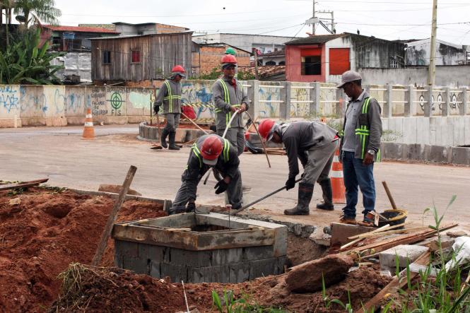 Mesmo com as obras em andamento, a população que vive às margens ou próximo ao Canal do Tucunduba já consegue perceber a melhoria na qualidade de vida. O projeto, que prevê a dragagem e revestimento total do canal, vai beneficiar milhares de moradores dos bairros do Guamá, Terra Firme, Canudos e Marco, em Belém.

FOTO: WAGNER SANTANA / AG. PARÁ
DATA: 13.02.2019
BELÉM - PARÁ <div class='credito_fotos'>Foto: Wagner Santana / Ag. Pará   |   <a href='/midias/2019/originais/fcd602f4-7084-4371-bb0a-6e29771a23a2.jpg' download><i class='fa-solid fa-download'></i> Download</a></div>