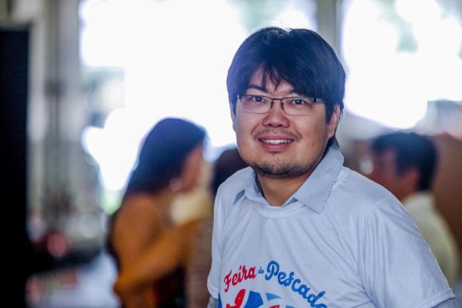 A opção de comprar mais barato o peixe para o almoço da Sexta-feira Santa levou milhares de pessoas para a Feira do Pescado, promovida pelo governo do Estado, por meio da Secretaria de Desenvolvimento Agropecuário e da Pesca (Sedap). As filas se formaram desde às 6h, à espera do atendimento que começou às 8h, nos oito pontos de venda espalhados por Belém, Ananindeua e Marituba.

FOTO: MAYCON NUNES / AGÊNCIA PARÁ
DATA: 17.04.2019
BELÉM - PARÁ <div class='credito_fotos'>Foto: Maycon Nunes / Ag. Pará   |   <a href='/midias/2019/originais/ffb9b59e-a09d-40cd-ab75-4b6551c529b5.jpg' download><i class='fa-solid fa-download'></i> Download</a></div>