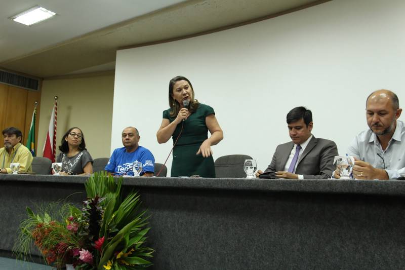 Este sábado (14) foi dia de capacitação para quase 100 professores de ensino médio da rede pública estadual dos bairros Benguí, Cabanagem, Guamá, Jurunas, Terra Firme, Icuí e Nova União, integrantes do Programa TerPaz em Belém, Ananindeua e Marituba.  