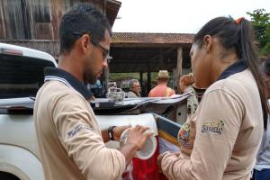 notícia: Laboratório Central treina agentes para monitorar transmissores das leishmanioses