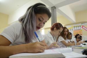 notícia: Rede estadual de ensino ainda tem cerca de 100 mil vagas