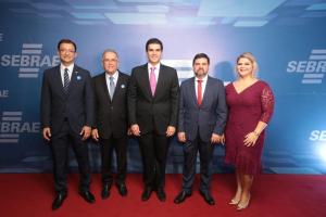 notícia: Helder Barbalho participa da posse de nova diretoria do Sebrae