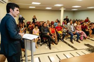 galeria: Governo entrega Cheque Moradia para idosos e famílias atingidas por incêndios