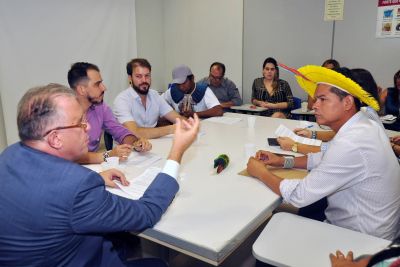 notícia: Secretário discute melhorias no acesso dos indígenas a serviços de saúde