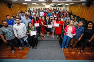 notícia: Mais de mil servidores foram capacitados em 2019 pela Escola de Governança