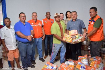 notícia: Estado entrega cestas básicas para atingidos por chuva, em Pacajá