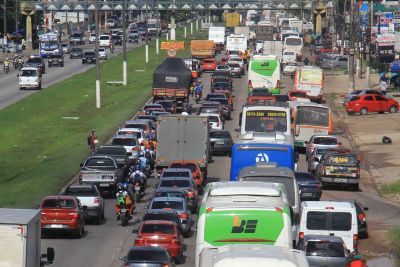 notícia: Veículos com placas de finais 05, 15, 25 e 35 devem ser licenciados até sexta (7)
