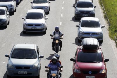 notícia: Licenciamento para veículos com finais de placa 45, 55 e 65 encerra nesta sexta