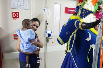 notícia: Arrastão do Pavulagem leva alegria para crianças no Hospital Oncológico Infantil
