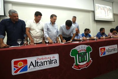 galeria: Governador assina convênio de pavimentação asfaltica em Altamira