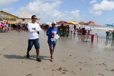 notícia: Internos distribuem 10 mil sacolas biodegradáveis durante o verão