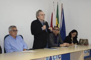 notícia: Governo discute instalação do Condomínio Industrial em Fórum de Negócios