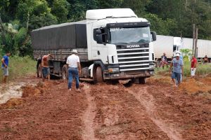 notícia: PA-252 será interditada para passagem de caminhões e carretas