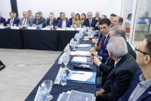 notícia: Governo quer dinamizar ambiente de negócios no Estado