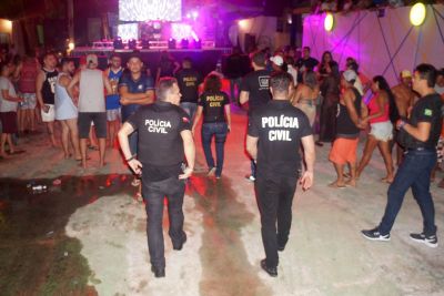 notícia: Operação encerra atividades de casas de shows na orla da praia do Atalaia
