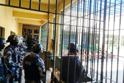 notícia: Celulares, armas e droga são encontrados em revistas em três unidades do Sistema Penitenciário
