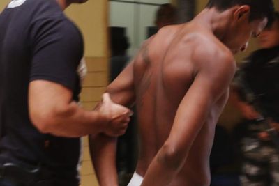 galeria: Governo inicia transferência de presos após confronto em Altamira