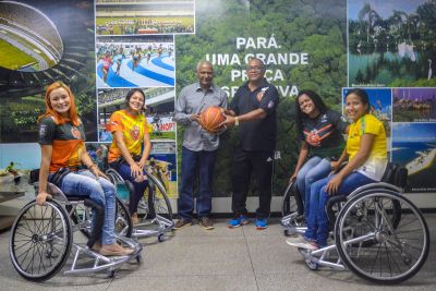 notícia: Paratletas recebem cadeiras de rodas da Seel para competição