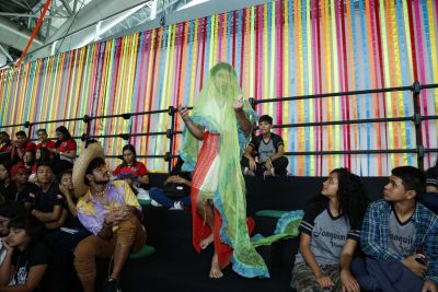 notícia: Feira do Livro: Vozes LGBTQIA+ fazem coro com jovens em defesa do meio ambiente