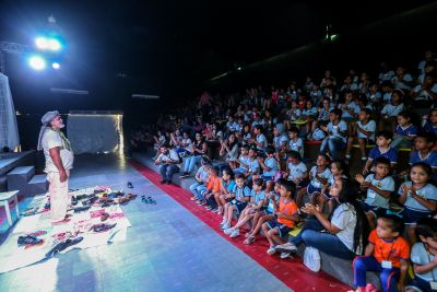 galeria: Espetáculo solo debate a espiritualidade na Arena Walcyr Monteiro