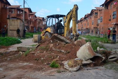 notícia: Policiais derrubam barricadas e abrem acesso à cidadania na Terra Firme