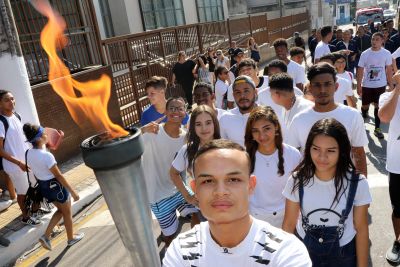notícia: Tocha da Paz percorre ruas de Belém e abre programação da Semana da Pátria