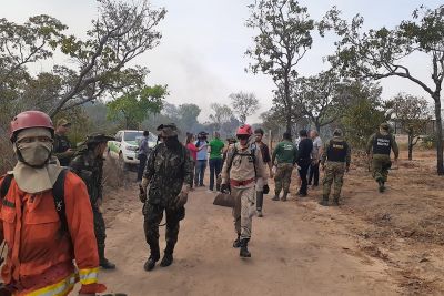 galeria: Corpo de Bombeiros controla incêndio em Alter do Chão