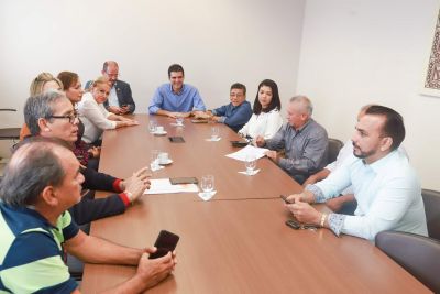 notícia: Ordem de serviço garante construção de muro de arrimo na orla de Marudazinho