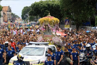 galeria: Cores e batuques do Arrastão do Pavulagem homenageiam Nossa Senhora de Nazaré