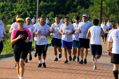 notícia: Mais de mil participam de evento esportivo que celebra o Dia do Servidor