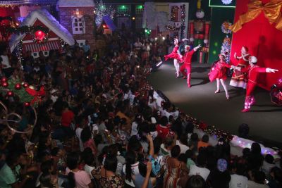 notícia: TerPaz e ParáPaz levam crianças para assistir espetáculo de Natal