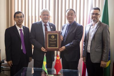 notícia: Delegação chinesa comprova excelência do Instituto Confúcio da Uepa