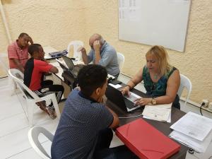 notícia: Serviços de saúde e cidadania beneficiam presos monitorados e familiares