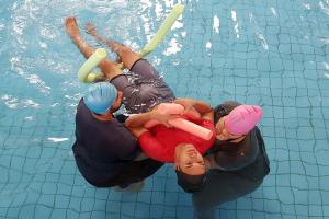 notícia: Centro de reabilitação investe no atendimento e oferece hidroterapia para PcD