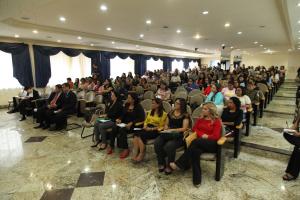 notícia: Mais de 200 pessoas participam de seminário sobre feminicídio