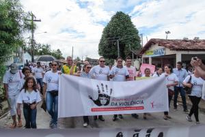 notícia: Caminhada pede direitos e proteção às mulheres em Marabá