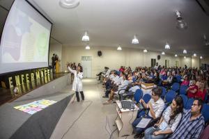 notícia: Alunos de Enfermagem promovem Curso Teórico e Prático de Injetáveis