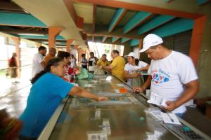 galeria: Feira do Pescado atrai consumidor pelo baixo preço