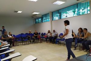 notícia: Moradores do Curió-Utinga recebem capacitação para plantio de mudas