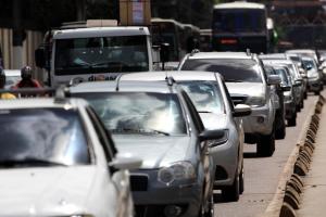 notícia: Licenciamento de veículos com finais de placa 02, 12, 22 e 32 termina na sexta (22)