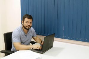 notícia: Imprensa divulga editora pública em espaços acadêmicos