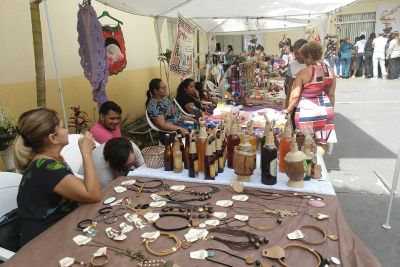notícia: Feira incentiva a divulgação de produtos artesanais em órgãos públicos