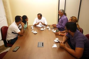 notícia: Governo recebe concursados e reafirma compromisso com a educação no Estado