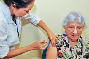 notícia: Vacina contra gripe reduz riscos da síndrome respiratória aguda grave
