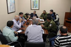 notícia: Representantes dos caminhoneiros e governo dialogam sobre restrição a tráfego na BR