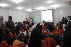notícia: Servidores concluem curso para melhorar assistência ao público