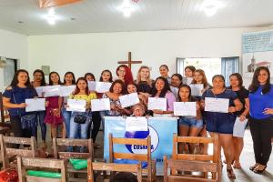 notícia: Moradoras de Moju recebem qualificação profissional 