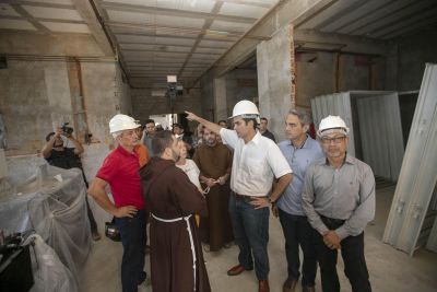 notícia: Óbidos recebe agência do Banpará, obra em rodovia e parceria para ampliar hospital